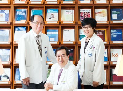 첨단 의학과 기술의 융합, 의료 로봇 - 신경외과 김영수 교수, 정신건강의학과 안동현 교수, 재활의학과 김미정 교수
