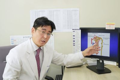 “물 충분히 마시지 않는다면 전해질 불균형 조심하세요” 