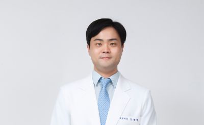 오미크론 변이를 계절독감처럼 관리? 전문가 “치명률 단순비교 안될 말”
