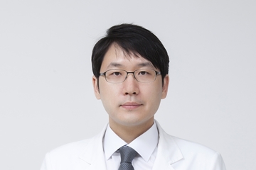 자전거 탈 땐 허리 30도 굽히고, 덤벨 들 땐 반동 없이